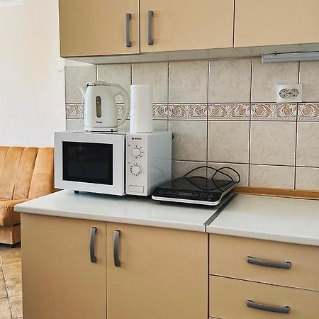 Green Line Guesthouse Бар Экстерьер фото