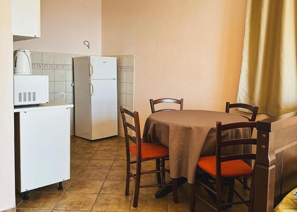 Green Line Guesthouse Бар Экстерьер фото