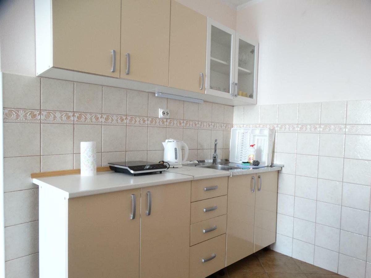 Green Line Guesthouse Бар Экстерьер фото
