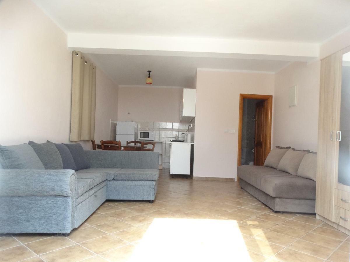 Green Line Guesthouse Бар Экстерьер фото