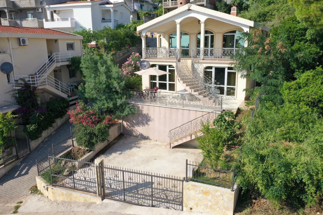 Green Line Guesthouse Бар Экстерьер фото